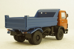 Маз-5551 самосвал 1988г оранжевый/синий, АвтоИстория 1:43