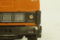 Маз-5551 самосвал 1988г оранжевый/синий, АвтоИстория 1:43