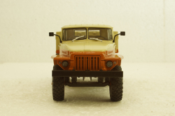 Урал-377 борт, оранжевый/бежевый, АвтоИстория 1:43