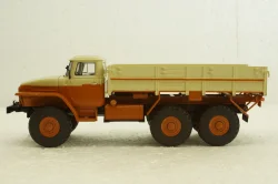 Урал-377 борт, оранжевый/бежевый, АвтоИстория 1:43