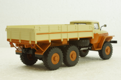 Урал-377 борт, оранжевый/бежевый, АвтоИстория 1:43