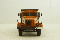 Краз-256Б1 самосвал оранжевый/серый, АвтоИстория 1:43