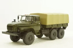 Урал-4320-31 (двигатель ЯМЗ-238) бортовой с тентом, хаки, 100954, АвтоИстория 1:43