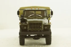 Урал-4320-31 (двигатель ЯМЗ-238) бортовой с тентом, хаки, 100954, АвтоИстория 1:43