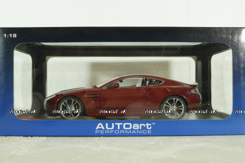 Aston Martin V12 Vantage, 2-010, red, 70208, AutoArt 1:18
