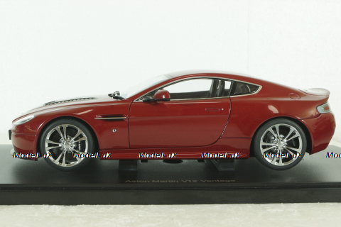 Aston Martin V12 Vantage, 2-010, red, 70208, AutoArt 1:18
