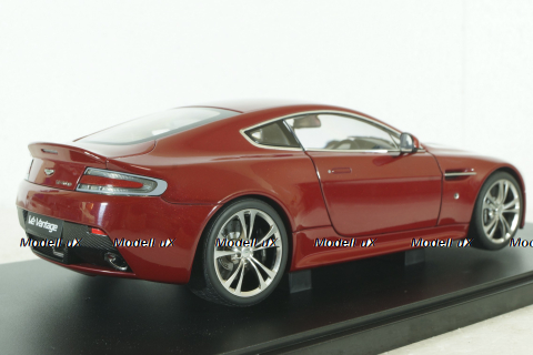 Aston Martin V12 Vantage, 2-010, red, 70208, AutoArt 1:18