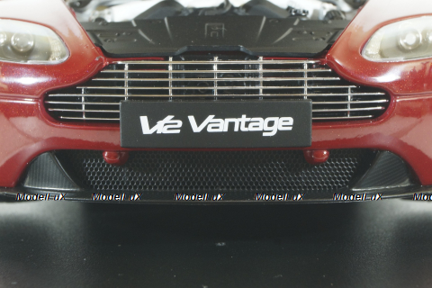 Aston Martin V12 Vantage, 2-010, red, 70208, AutoArt 1:18