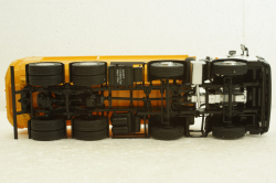 Маз-6516 8х4 самосвал, белый/желтый, АвтоИстория 1:43