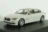 BMW 750Li (F02) 2009, white, 80420445201, Minichamps 1:43