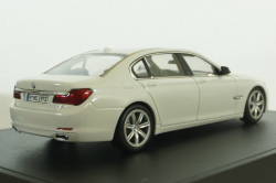 BMW 750Li (F02) 2009, white, 80420445201, Minichamps 1:43