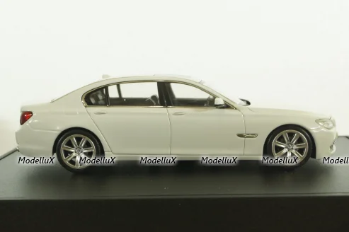 BMW 750Li (F02) 2009, white, 80420445201, Minichamps 1:43