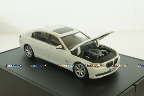 BMW 750Li (F02) 2009, white, 80420445201, Minichamps 1:43