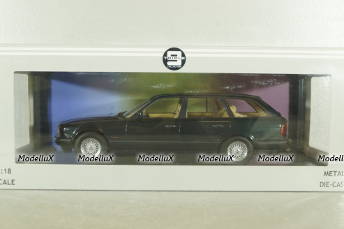 BMW 5er Serie (E34) Touring 1996, dark green, T9-1800401, Triple 9 1:18