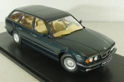 BMW 5er Serie (E34) Touring 1996, dark green, T9-1800401, Triple 9 1:18