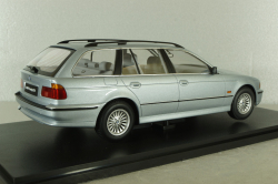 BMW 5er Serie (E39) Touring 1998, silver, T9-1800390, Triple 9 1:18