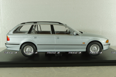 BMW 5er Serie (E39) Touring 1998, silver, T9-1800390, Triple 9 1:18