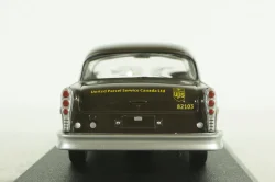 Checker Taxi Cab 1975 UPS, 86196, Greenlight 1:43