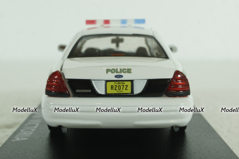 Ford Crown Victoria Miami Police from serial Dexter 2001, 86613, Greenlight 1:43