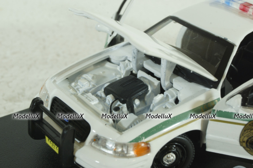 Ford Crown Victoria Miami Police from serial Dexter 2001, 86613, Greenlight 1:43