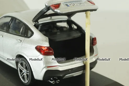 BMW X4 (F26) 2015, silver, Herpa 1:43