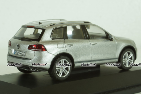 Volkswagen Touareg 2010 silver, Schuco 1:43