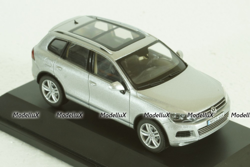Volkswagen Touareg 2010 silver, Schuco 1:43