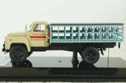 СТБ-52 Автомобиль для перевозки газоых баллонов на шасси Газ-52 1976 г., бежевый/голубой, 105242, DiP Models 1:43