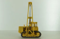 ТГ-124 трубоукладчик на базе Т-130 1980, охра, Трэкс 1:43