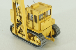 ТГ-124 трубоукладчик на базе Т-130 1980, охра, Трэкс 1:43