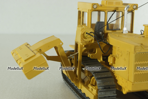 ТГ-124 трубоукладчик на базе Т-130 1980, охра, Трэкс 1:43