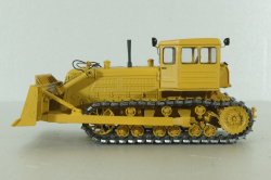ДЗ-24 гидравлический бульдозер на базе Т-180Г 1960, охра, Трэкс 1:43