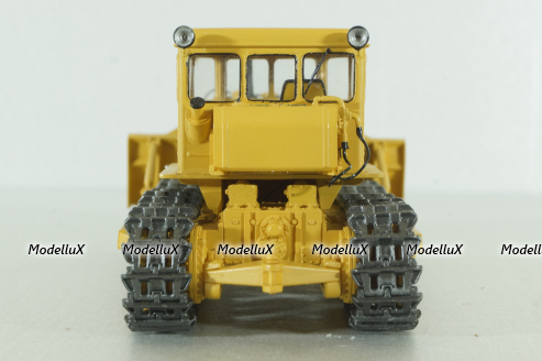 ДЗ-24 гидравлический бульдозер на базе Т-180Г 1960, охра, Трэкс 1:43