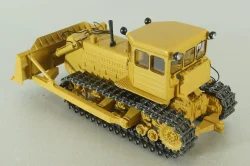 ДЗ-24 гидравлический бульдозер на базе Т-180Г 1960, охра, Трэкс 1:43