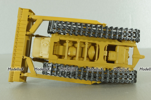 ДЗ-24 гидравлический бульдозер на базе Т-180Г 1960, охра, Трэкс 1:43