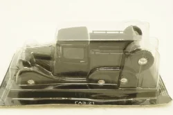Газ-21, трехосный, черный, Автолегенды СССР №113, 1:43 с журналом