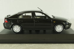 Ford Mondeo Fastback (MK3) 2001, black, Minichamps 1:43