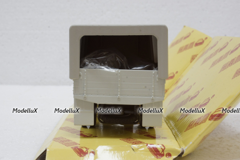 Зис-42М(5В) белый, Н600, Наш Автопром 1:43