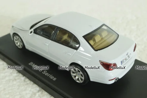 BMW 545i Sedan E60, 2003, white, 03501W, Kyosho 1:43