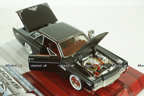 Lincoln Continental Black 1966, Maisto 1:26