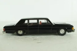 Газ-14 Чайка, красный салон,Тантал/Радон 1:43