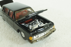Газ-14 Чайка, красный салон,Тантал/Радон 1:43