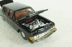 Газ-14 Чайка, красный салон,Тантал/Радон 1:43