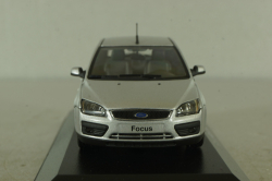 Ford Focus Fastback (MK2) 5-door 2008, silver, Minichamps 1:43