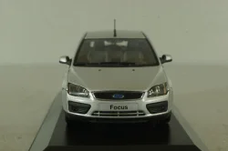 Ford Focus Fastback (MK2) 5-door 2008, silver, Minichamps 1:43