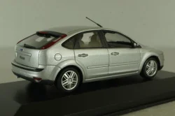 Ford Focus Fastback (MK2) 5-door 2008, silver, Minichamps 1:43