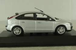 Ford Focus Fastback (MK2) 5-door 2008, silver, Minichamps 1:43