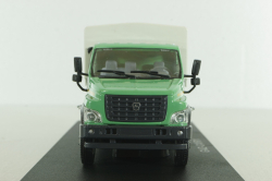 Газон NEXT C41R11 бортовой с тентом зеленый/серый, в боксе, Н232, Наш Автопром 1:43