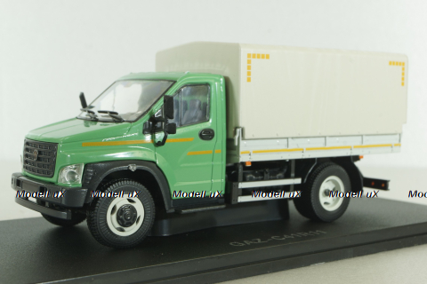 Газон NEXT C41R11 бортовой с тентом зеленый/серый, в боксе, Н232, Наш Автопром 1:43