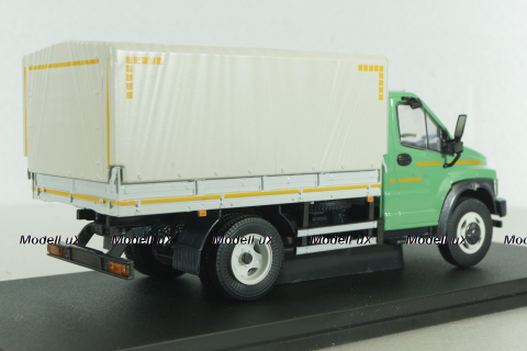 Газон NEXT C41R11 бортовой с тентом зеленый/серый, в боксе, Н232, Наш Автопром 1:43